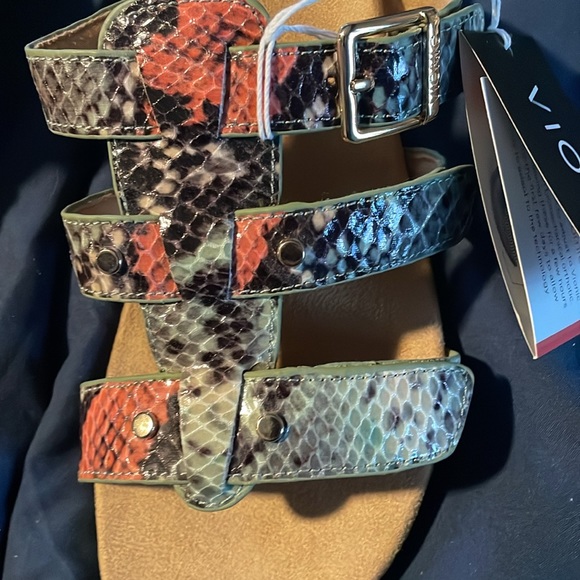 Vionic sandles - Picture 4 of 8